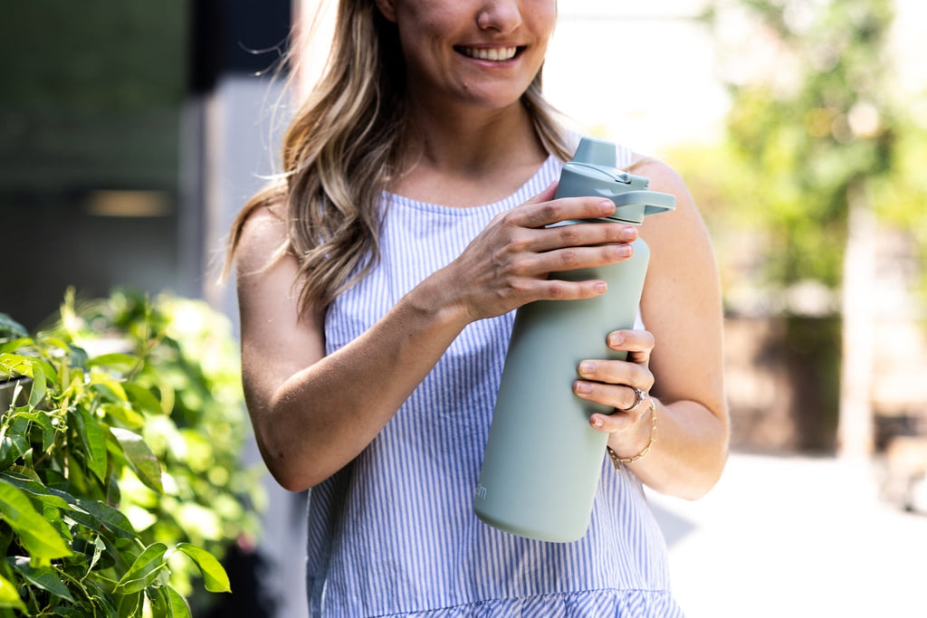 Simple Modern 48 fl oz Reusable Tritan Summit Water Bottle with Silicone Straw Lid|Seaglass Sage M402A