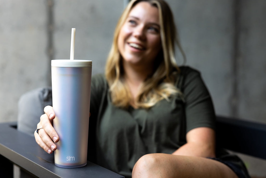 Simple Modern 24 fl oz Double Wall Plastic Classic Tumbler with Straw|Opalescent M393X