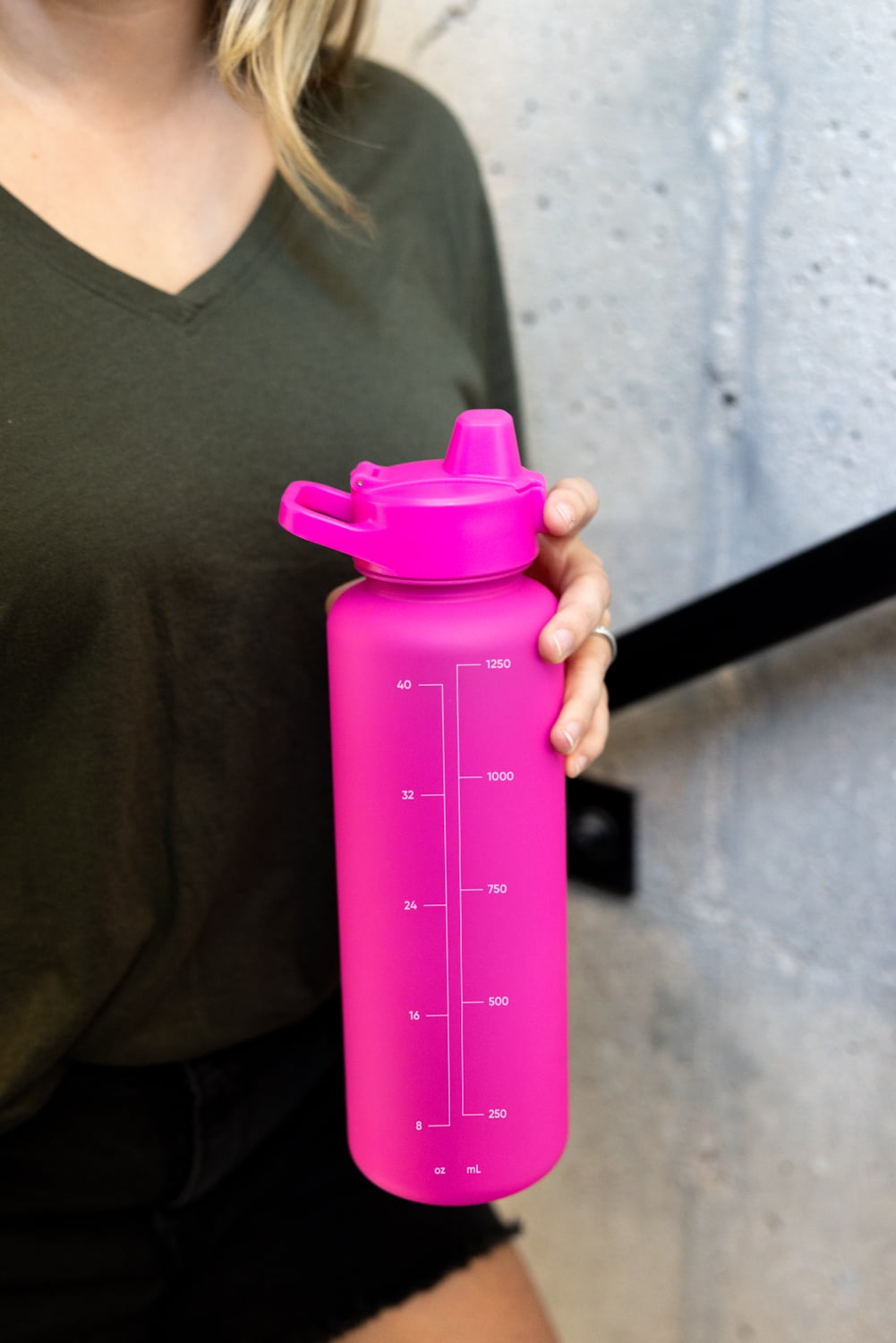 Simple Modern 48 fl oz Reusable Tritan Summit Water Bottle with Silicone Straw Lid|Raspberry Vibes M412E