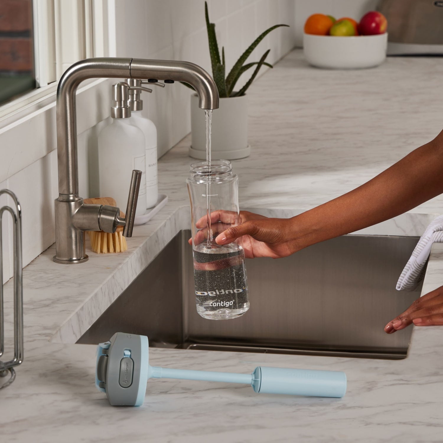 Contigo 24 oz. Wells Plastic Filter Water Bottle - Salt M18Z