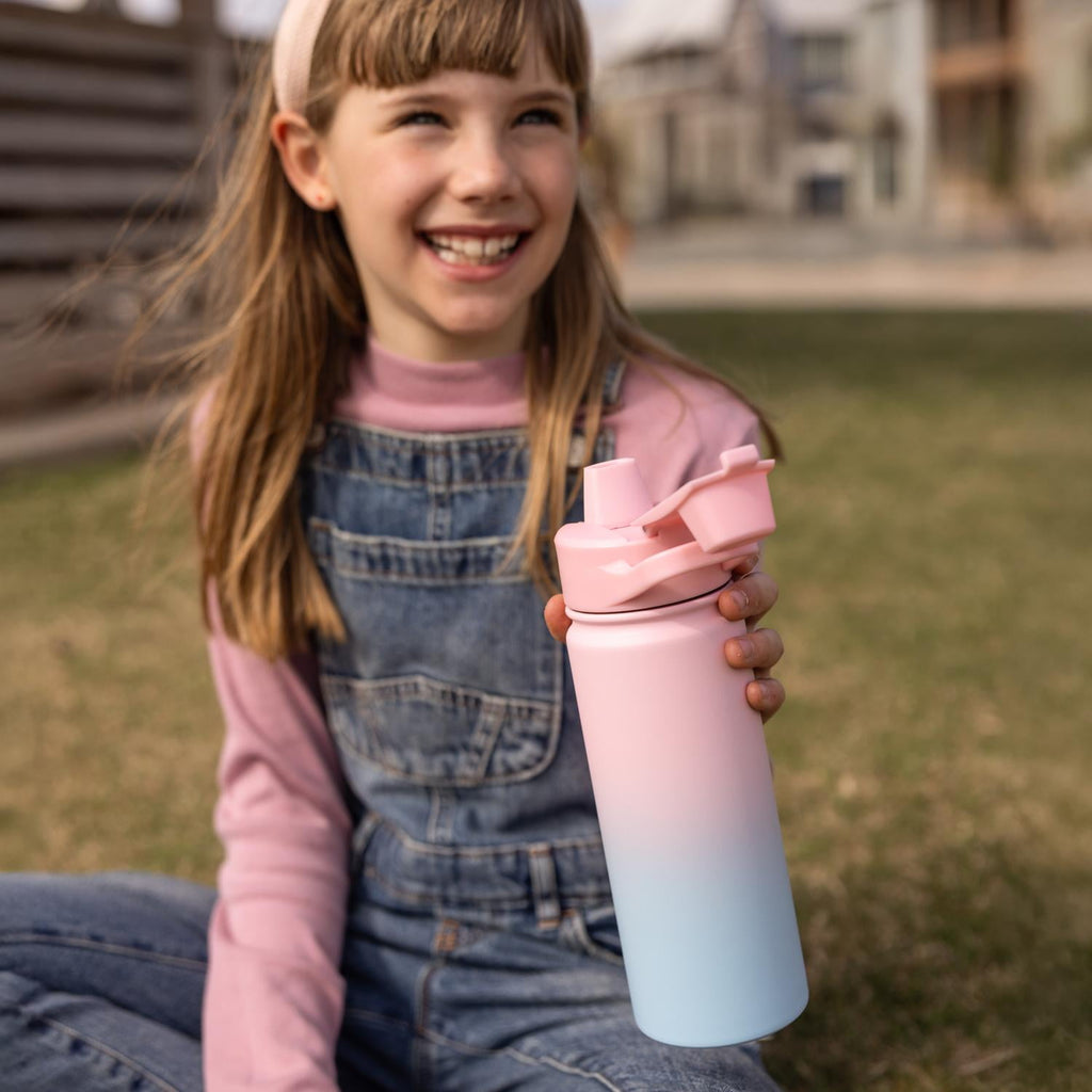 Simple Modern 18 fl oz Insulated Stainless Steel Summit Water Bottle with Covered Silicone Straw Lid | Sweet Taffy M395M