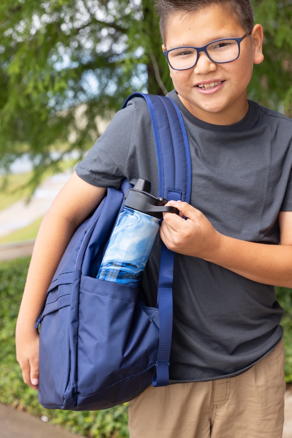 Simple Modern 18 fl oz Insulated Stainless Steel Summit Water Bottle with Covered Silicone Straw Lid | Sweet Taffy M395M